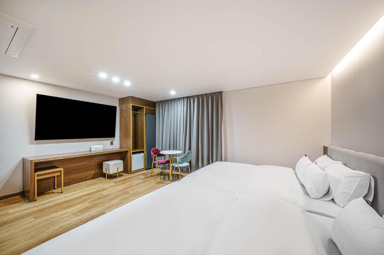 Browndot Hotel Jeonju Ajung ภายนอก รูปภาพ